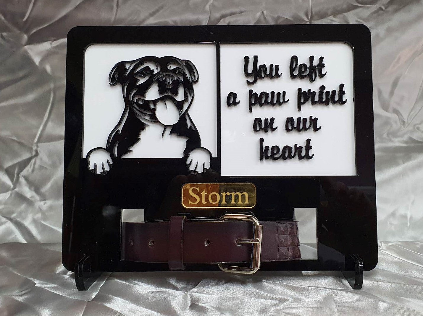 Dog Memorial Dog Collar Display Plaque (dog breeds A to D) | John Alans